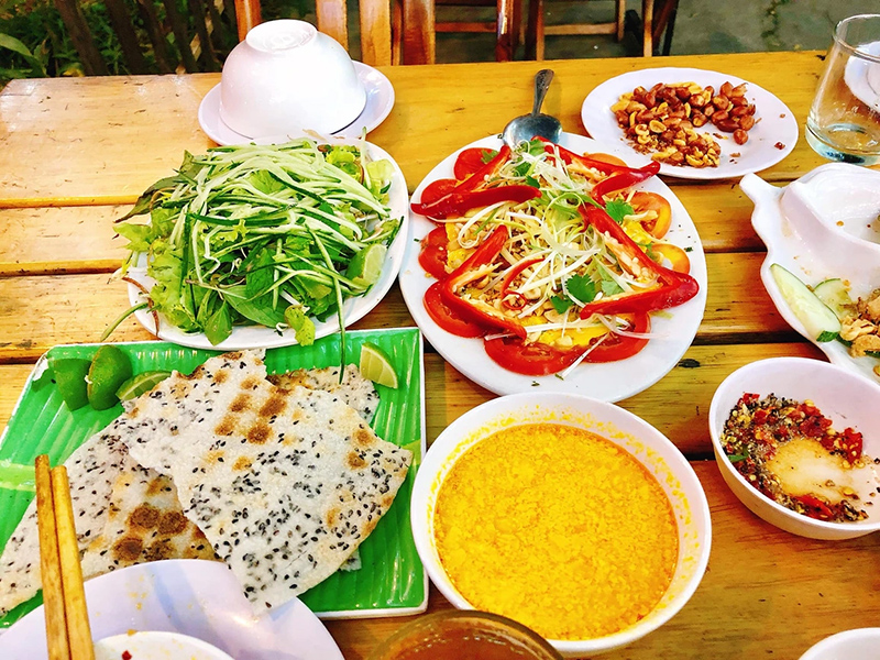 Ăn tiết canh cua ở Phú Quốc