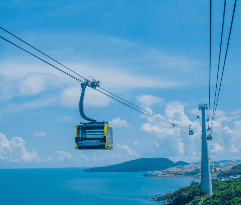 Cáp treo Hòn Thơm nối các đảo bằng hệ thống trụ cột khổng lồ, vững chãi