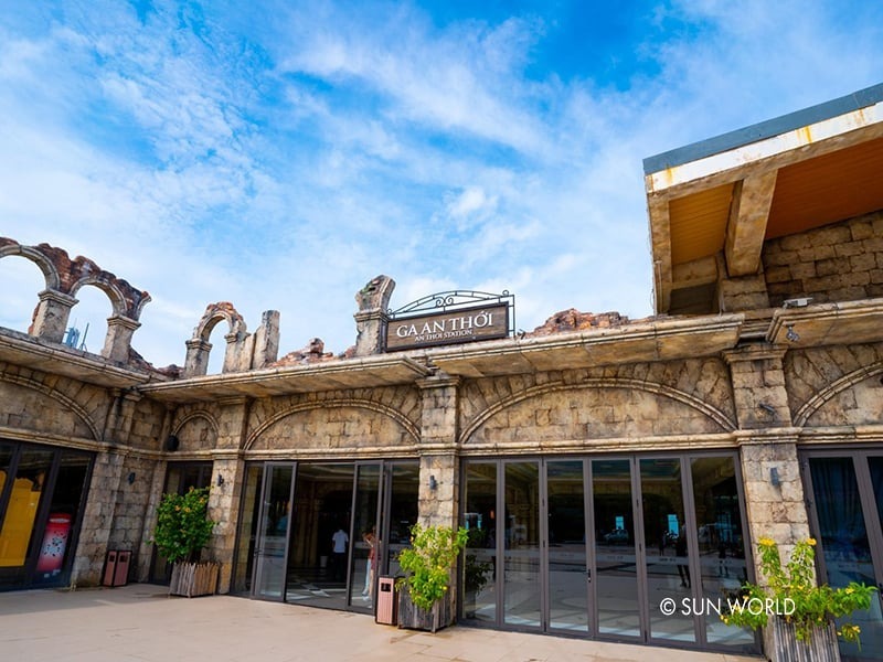 Check in kiểu La Mã cổ đại tại ga An Thới - Hy Lạp thu nhỏ giữa lòng Phú Quốc