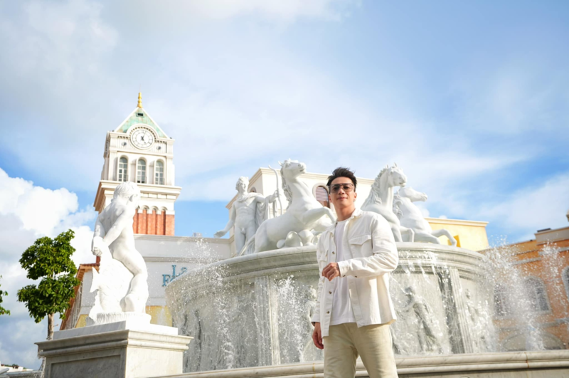 Checkin góc chụp từ dưới lên