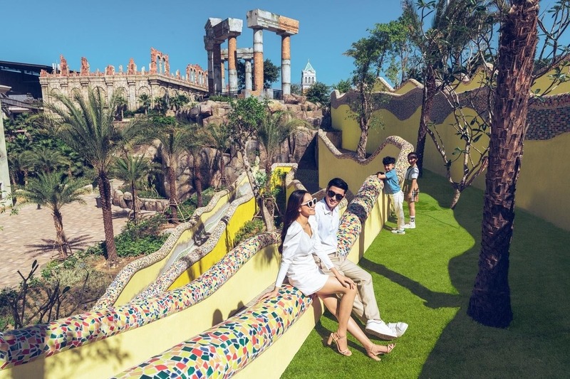 Vẻ đẹp độc đáo và thú vị của công trình Con đường gốm sứ tại Sunset Town 