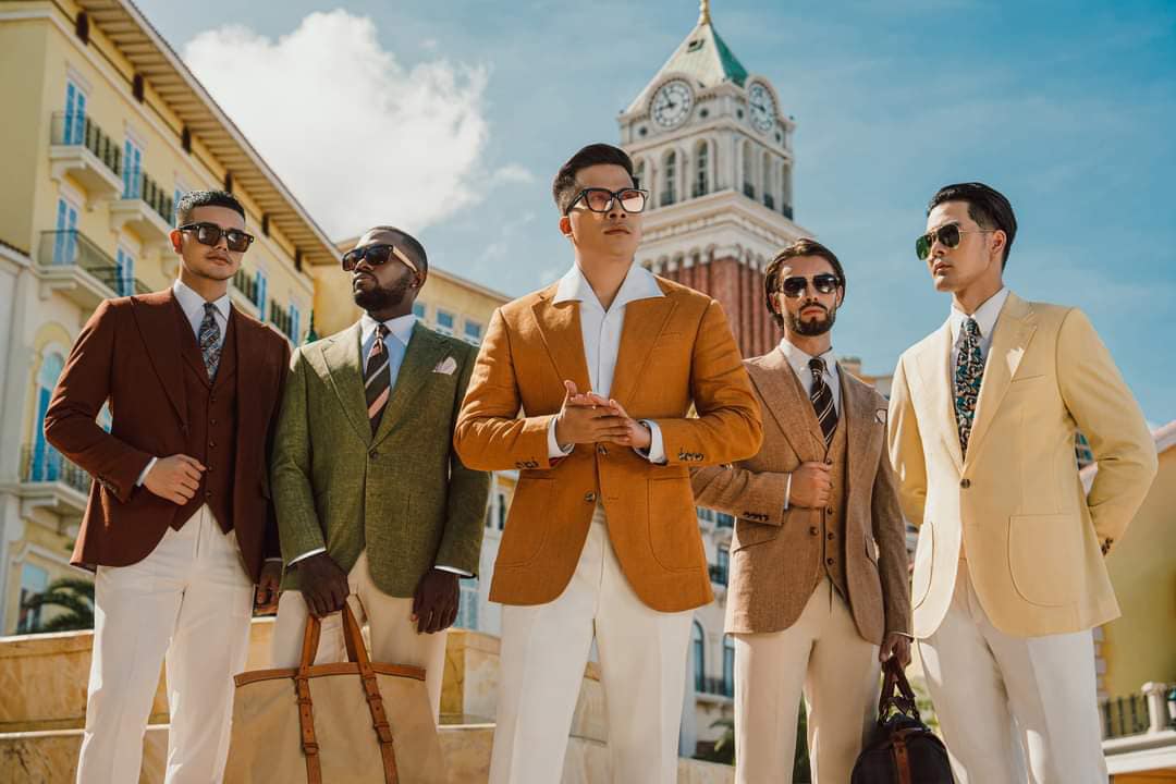 tháp đồng hồ Venice tại thị trấn Địa Trung Hải