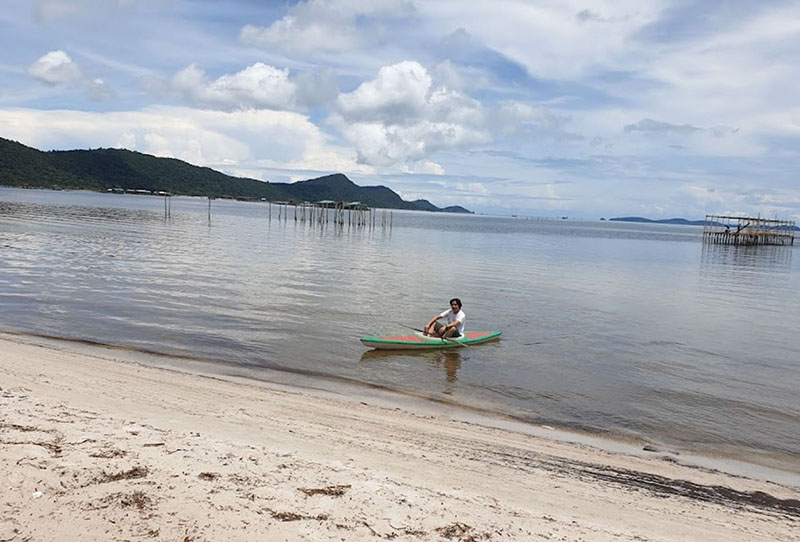 Khi chèo thuyền kayak và có thể thưởng thức vẻ đẹp của làng chài Rạch Vẹm yên bình