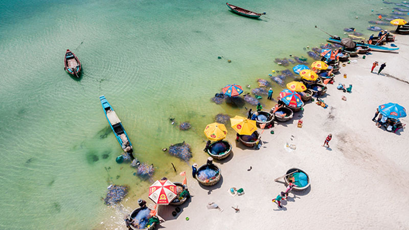Làng chài Cửa Cạn chưa có nhiều hoạt động du lịch, resort hay khu vui chơi