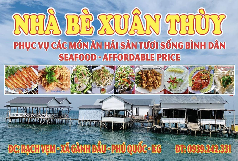 Nhà bè Xuân Thùy nổi tiếng với không gian thoáng đãng và hải sản tươi sống