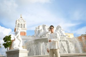 Check-in tại đài phun nước Thần Mặt trời