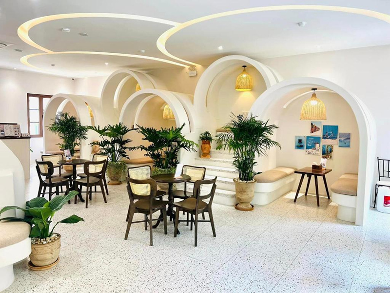 Không gian sảnh của Lotus Home & Cafe