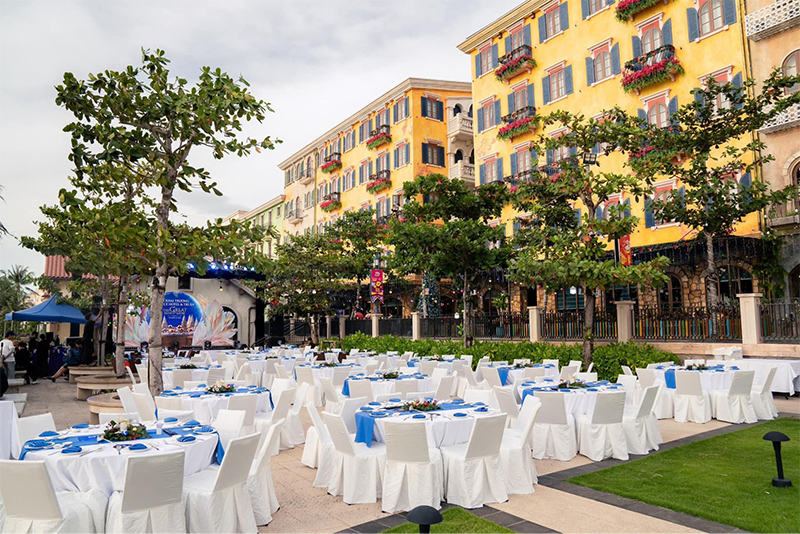 Không gian tổ chức tiệc ngoài trời tại Venice Hotel Phú Quốc