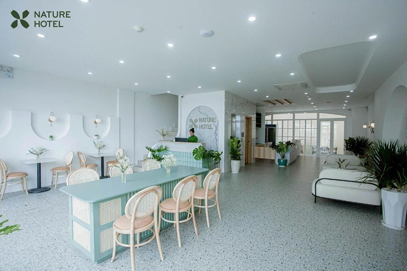 Không gian nhà hàng Nature Hotel