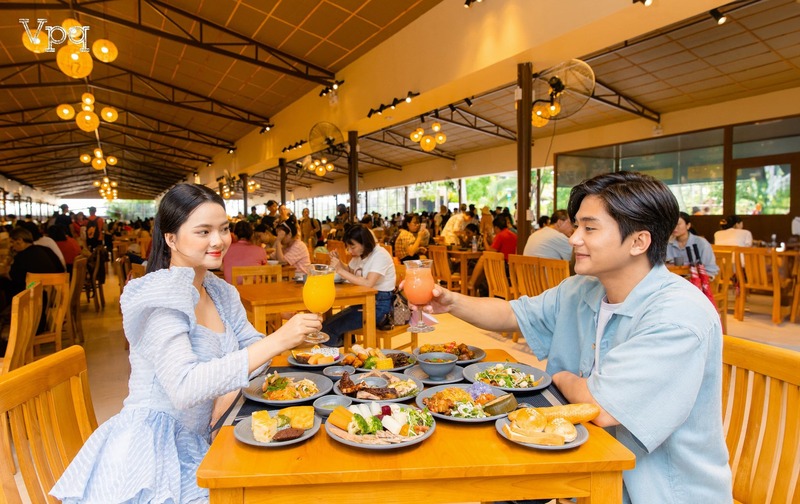 Các món ăn hấp dẫn được phục vụ tại Mango Restaurant sau khi trải nghiệm trò chơi tại đảo Hòn Thơm 