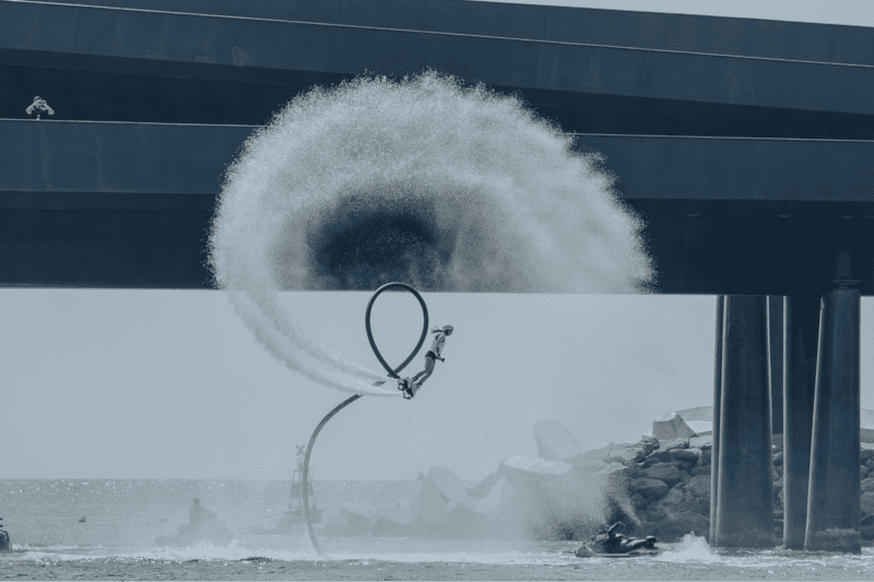 17 Man Trinh Dien Cua Van Dong Vien Flyboard