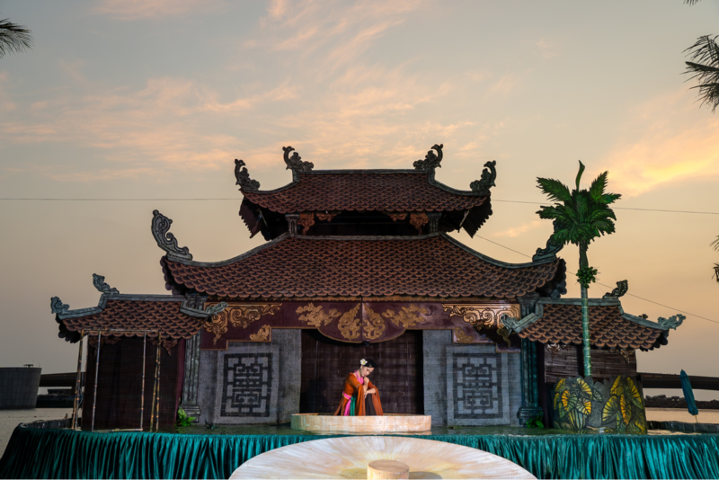 Cảnh hoàng hôn trong show diễn Rối Việt