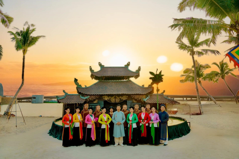 Dàn Nghệ sĩ Nhà Hát Múa Rối VN trong show Rối Viêt