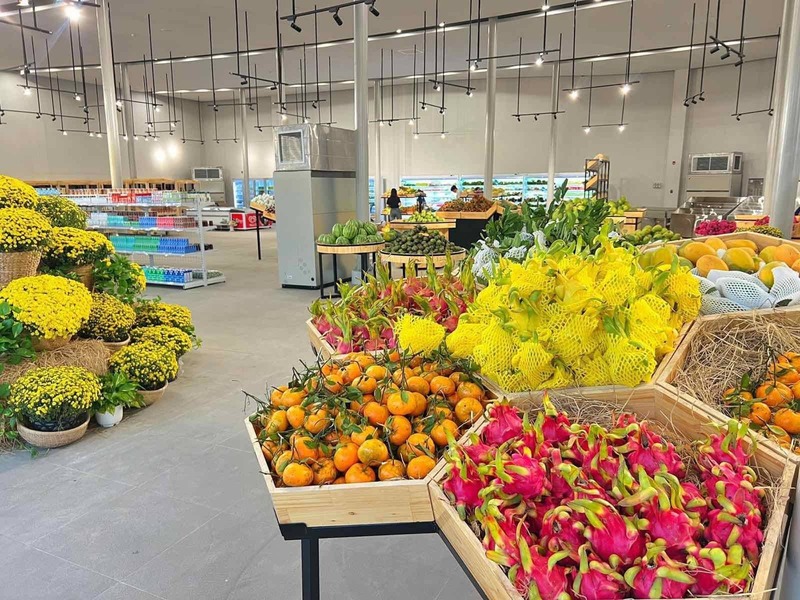 Siêu thị có diện tích rộng lớn cung cấp nhiều mặt hàng nông sản địa phương