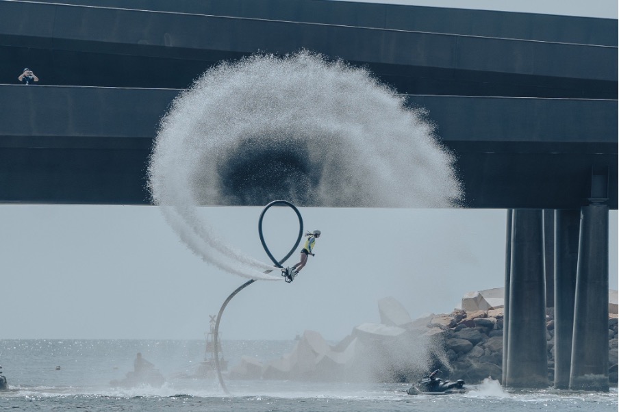 Những màn nhào lộn trên không đẹp mắt đến từ các vận động viên Flyboard hàng đầu thế giới