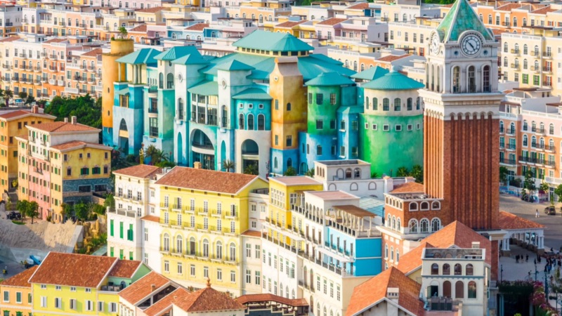 Sun Signature Gallery tọa lạc trên đường Amalfi, gần tháp đồng hồ Venice