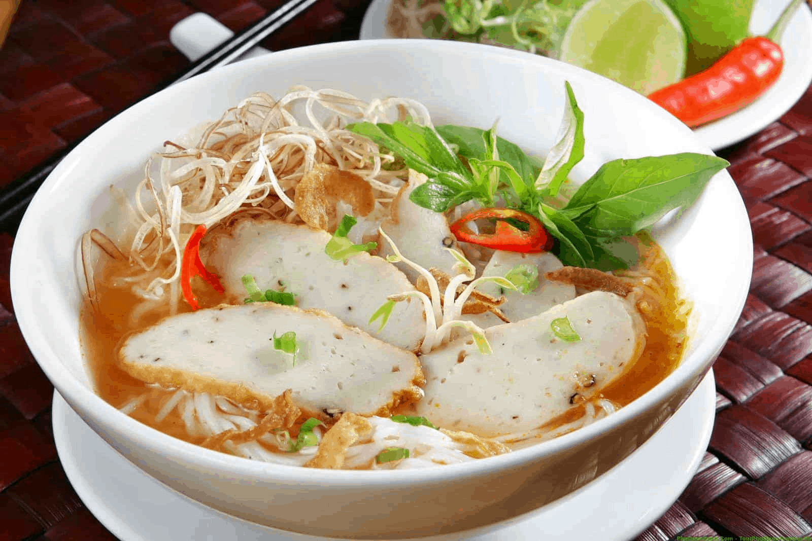 Bánh canh Phú Quốc gây thương nhớ với thực khách bởi hương vị thơm ngon khó cưỡng.