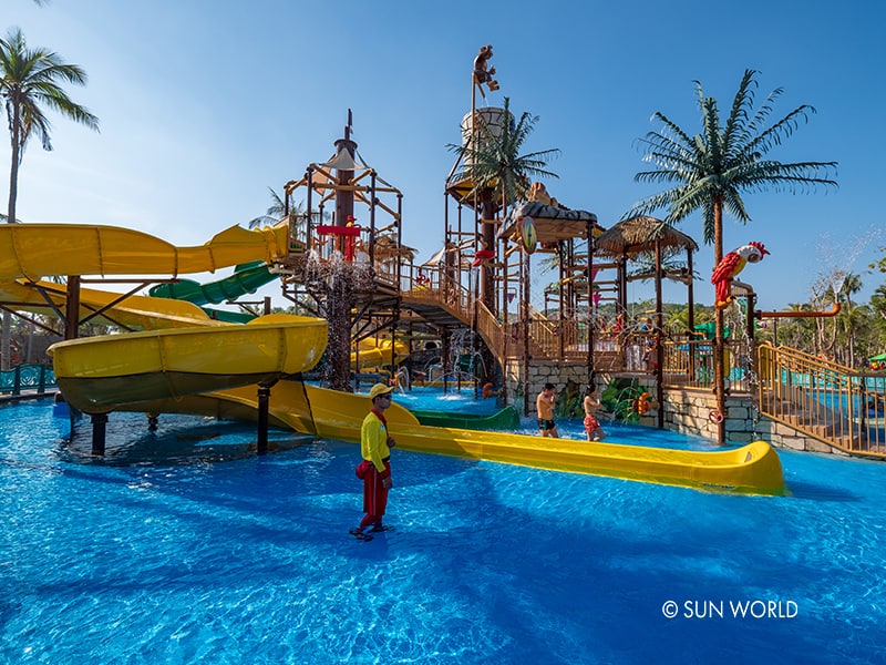 Công viên Aquatopia Water Park luôn đảm bảo an toàn cho khách hàng