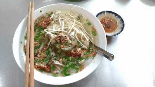 Bánh canh chả cá Phụng ngon quên lối về