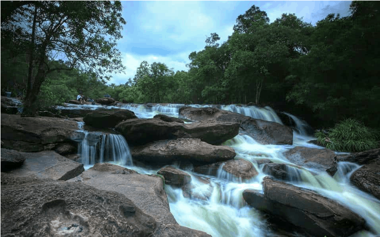 Go upstream at Da Ban Spring - Phu Quoc.