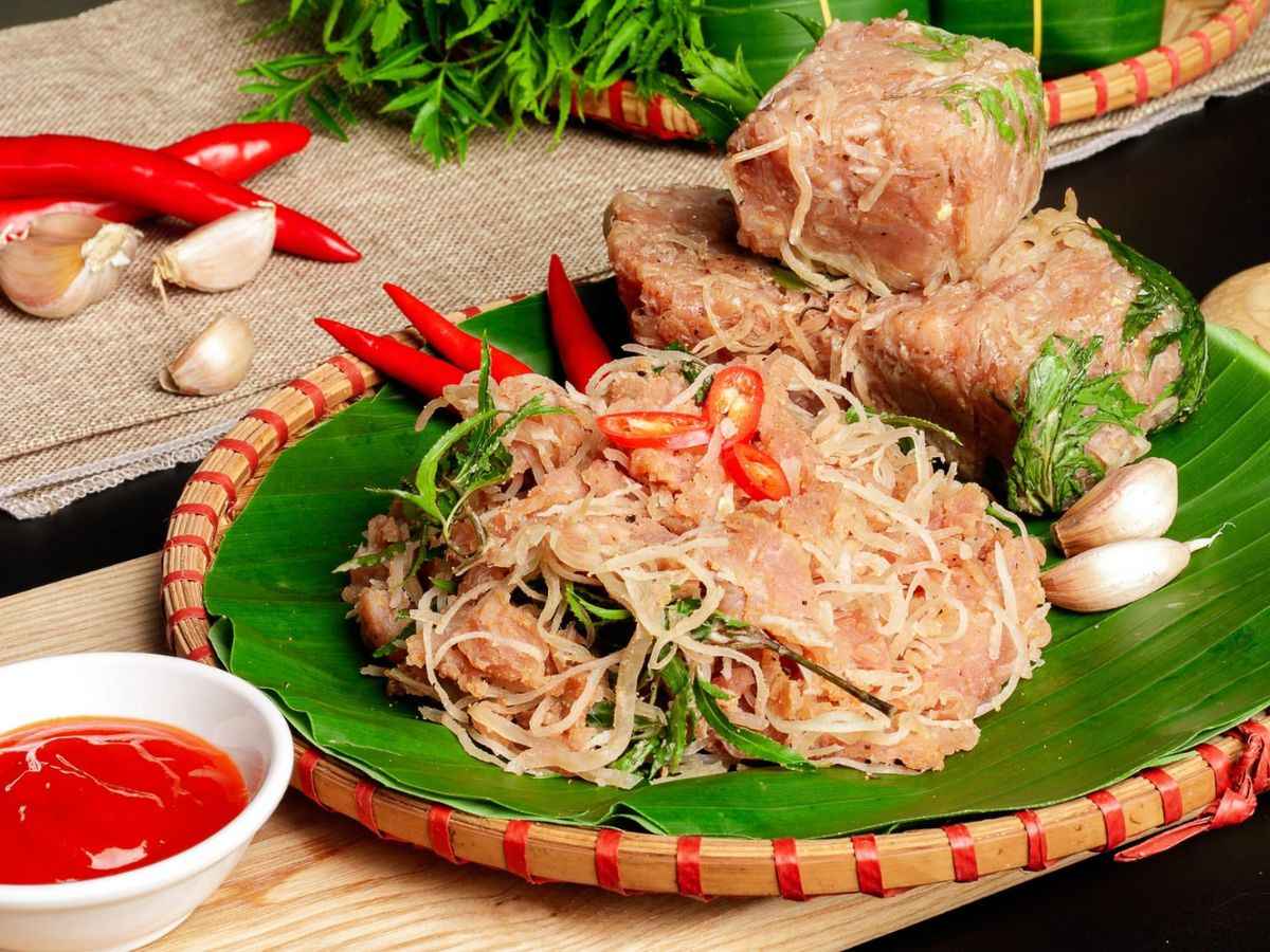 Nem thính - Hương vị đậm đà của bột gạo rang