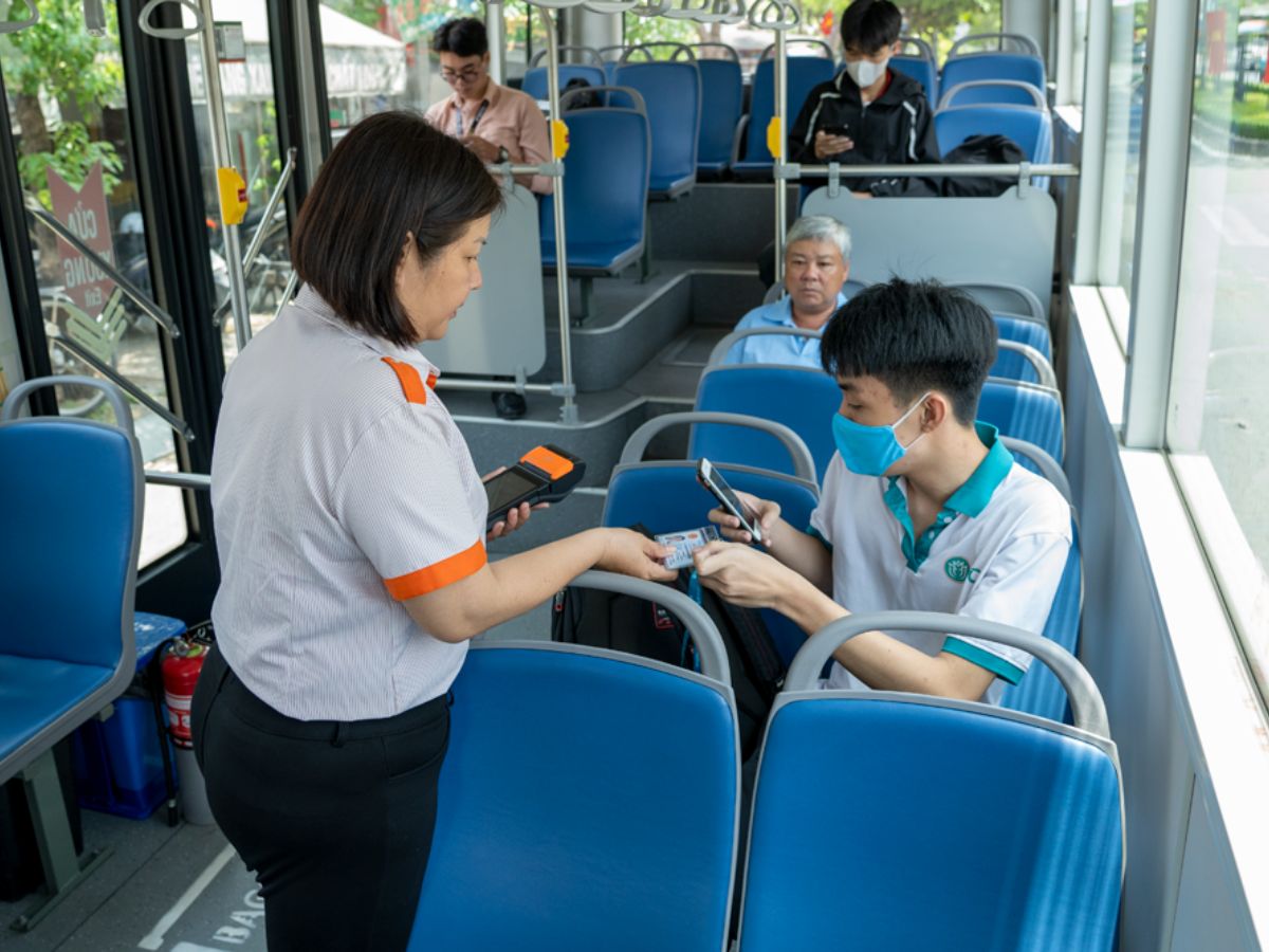 Tiện ích xe bus Thanh Hóa ứng dụng công nghệ mới.