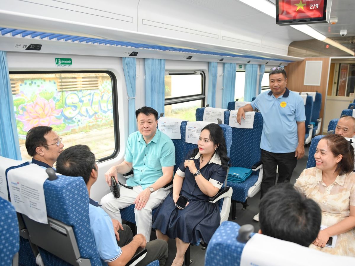 Lưu ý đặt xe hoặc tàu hỏa trước để có chỗ ngồi thoải mái khi di chuyển Hà Nội đi Thanh Hóa. 