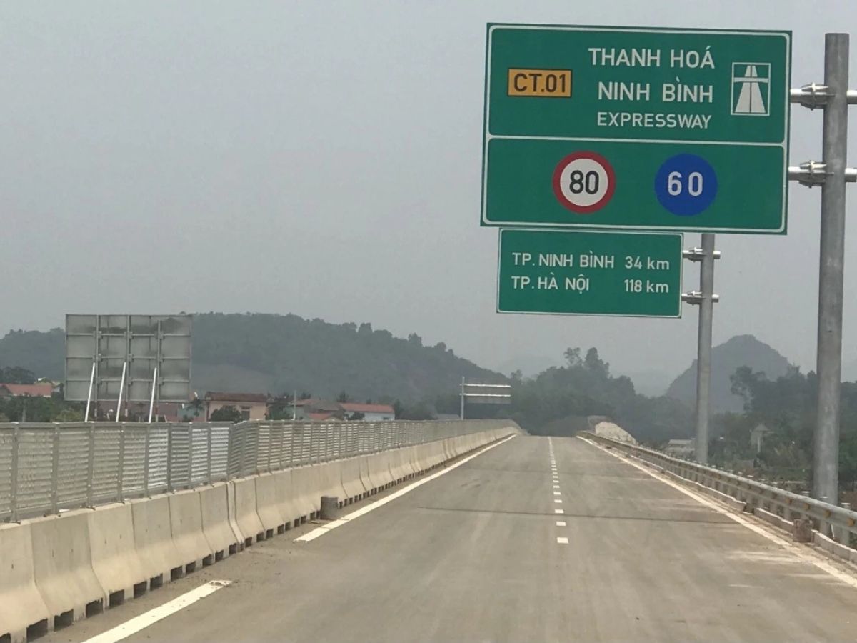 Tuyến cao tốc Hà Nội qua Ninh Bình rút ngắn thời gian đi Thanh Hóa còn 2,5 giờ.