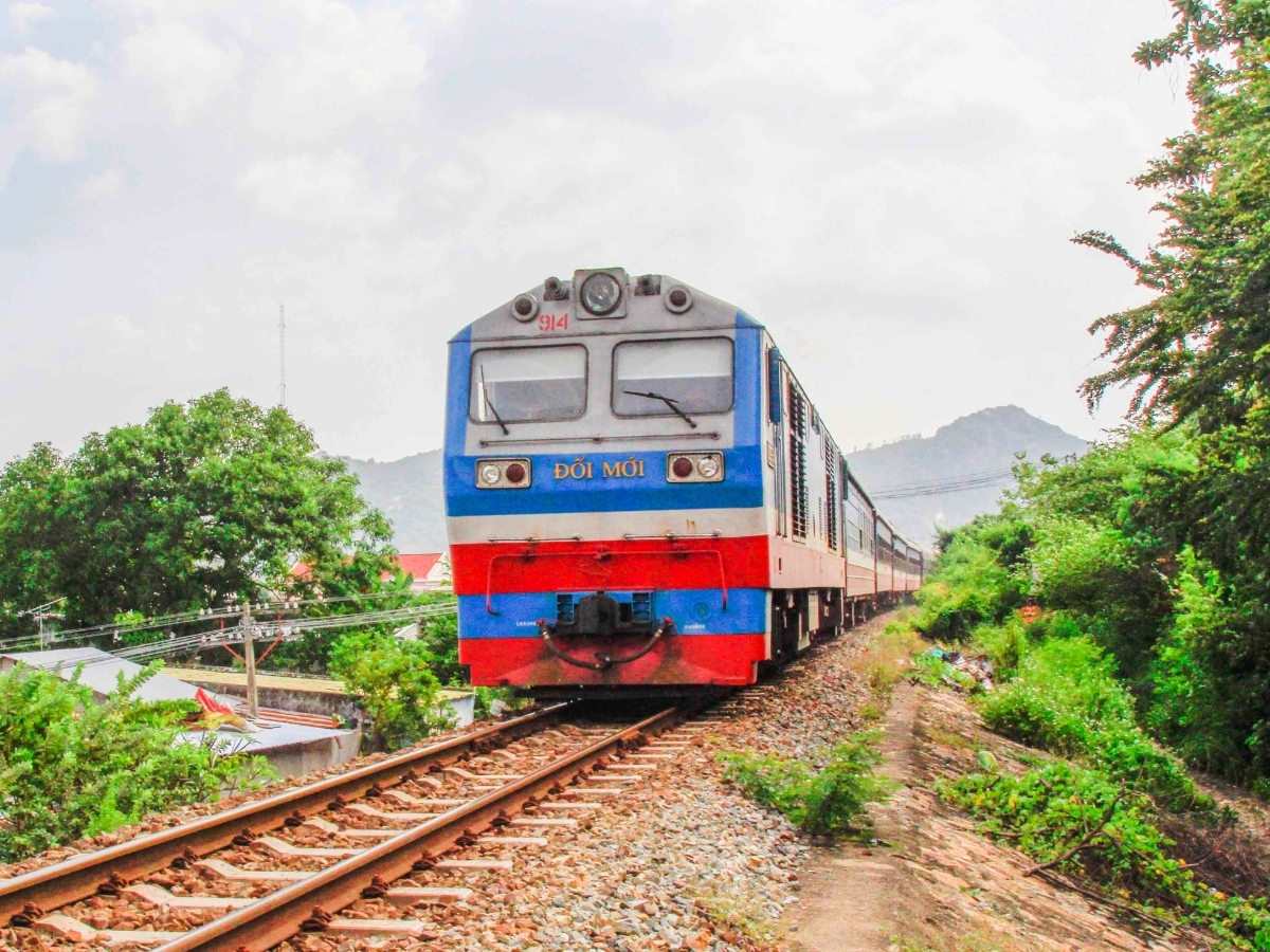 Đường sắt là lựa chọn phổ biến cho chuyến đi Thanh Hóa. 