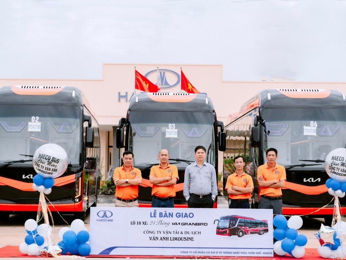 Nhà xe Vân Anh với dòng xe 24 giường hiện đại.