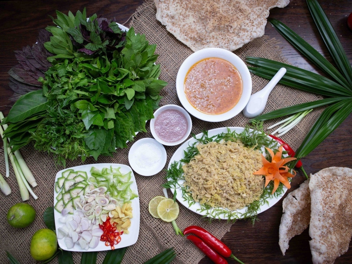 Gỏi cá nhệch là món đặc nổi bật tại Thanh Hóa. 