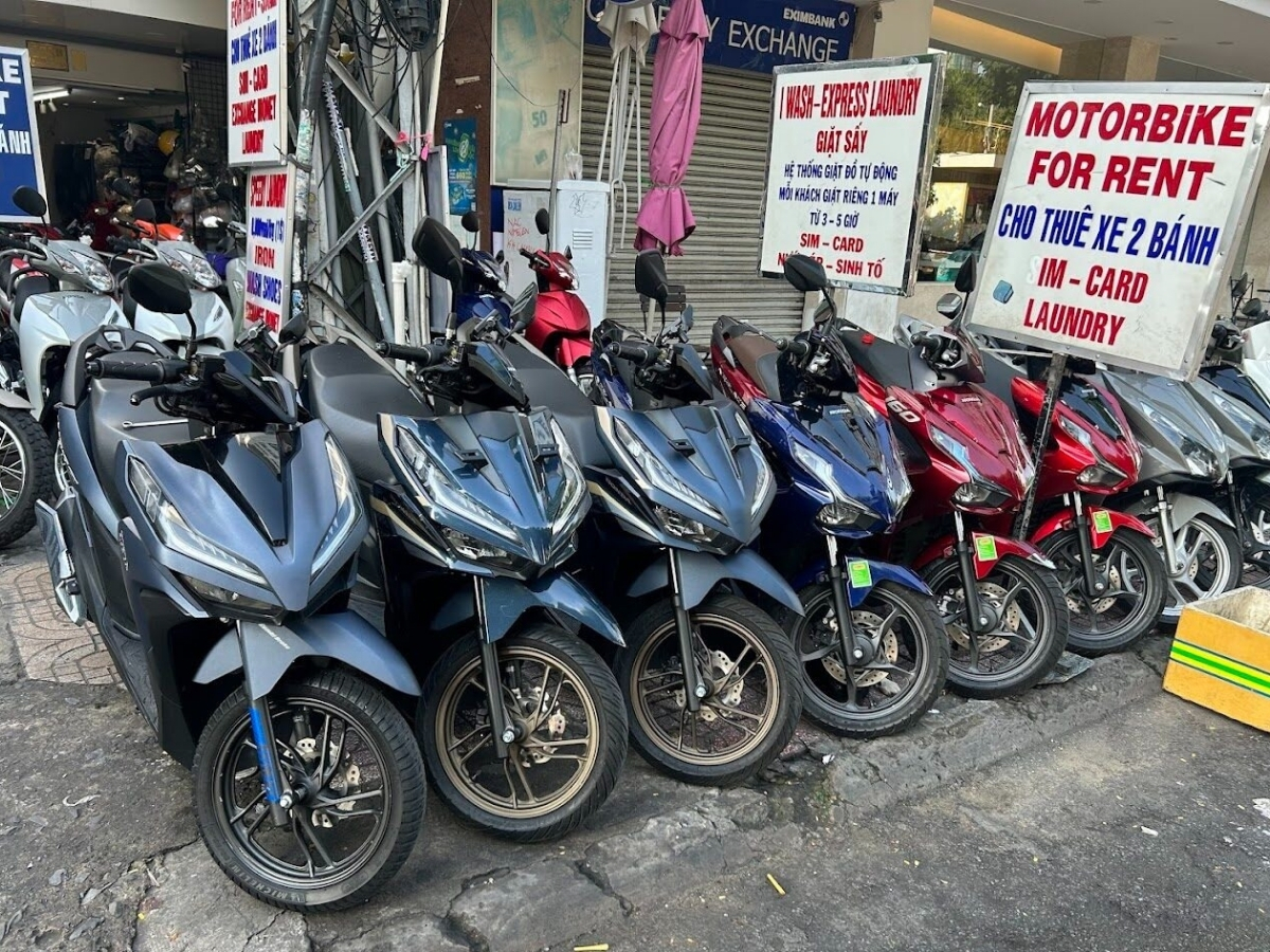 Du khách có thể thuê xe trong ngày hoặc theo tuần.