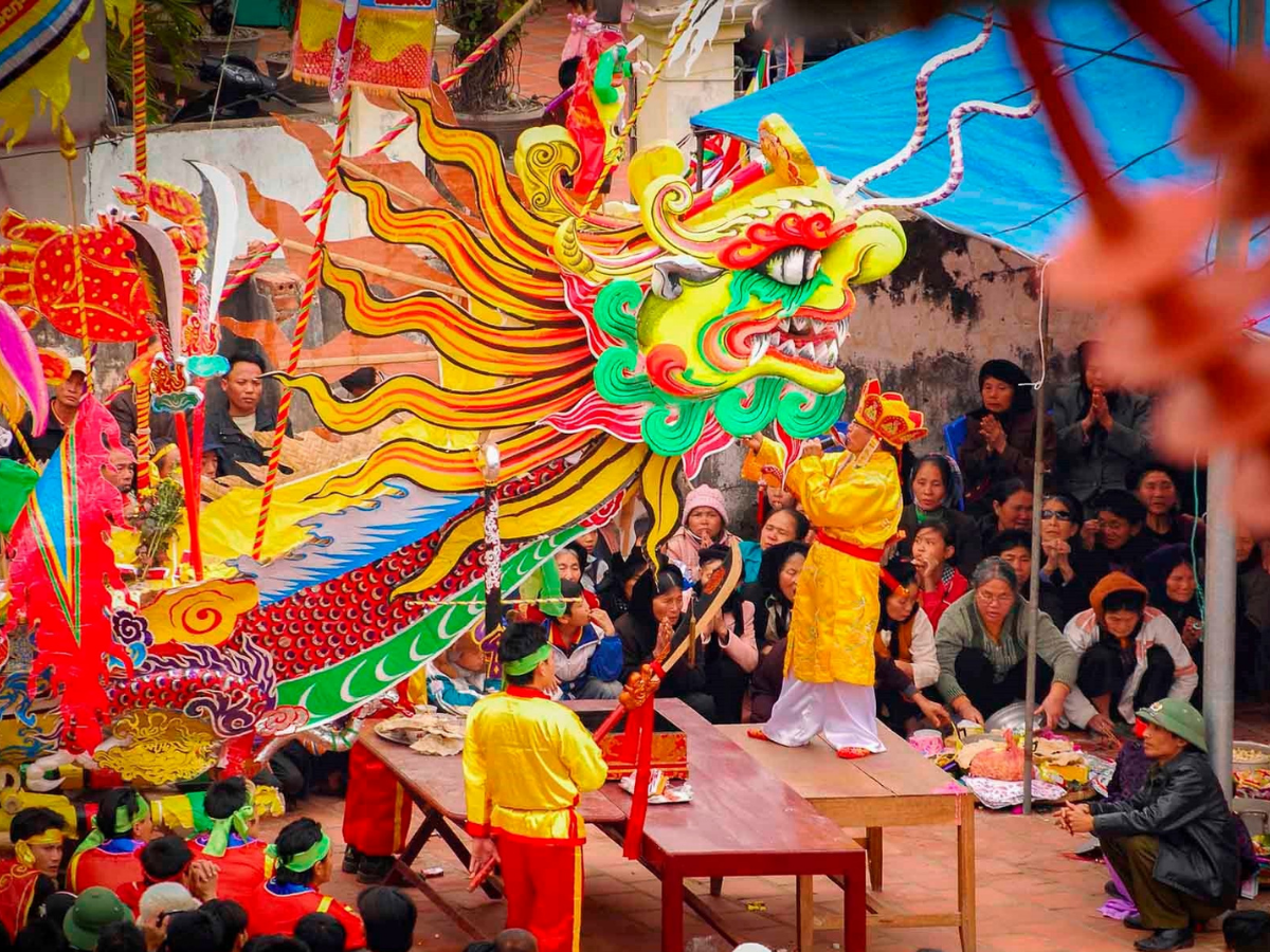 Lễ hội cầu ngư Hậu Lộc là biểu tượng gắn bó giữa các thế hệ ngư dân vùng biển.