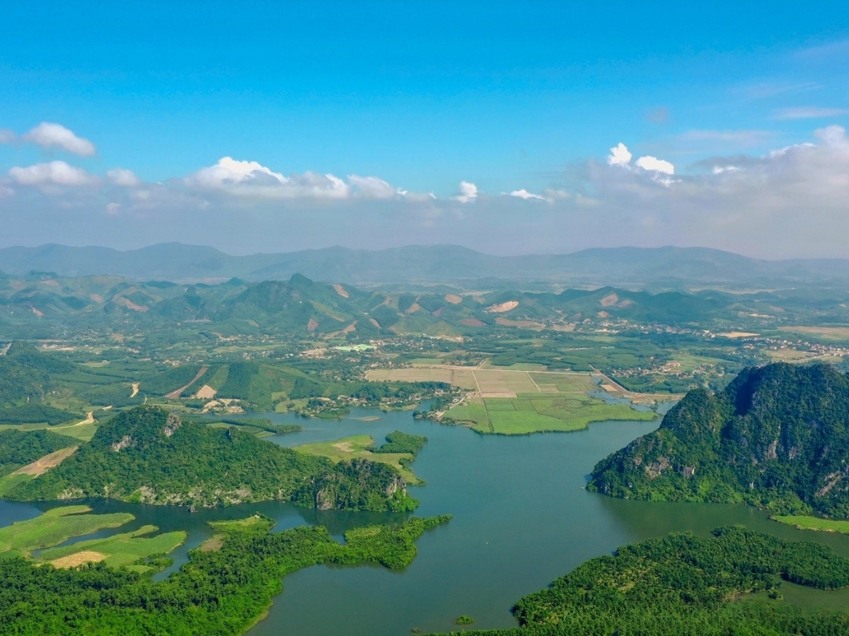 Hồ Sông Mực nằm trong khu vực vườn quốc gia Bến En.