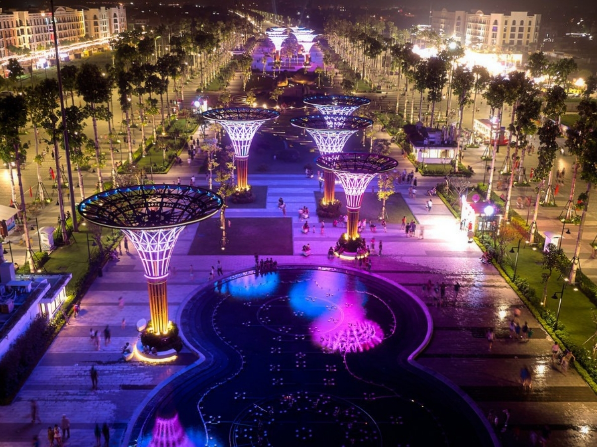 Quảng trường biển là địa điểm check in không thể bỏ qua tại Sầm Sơn