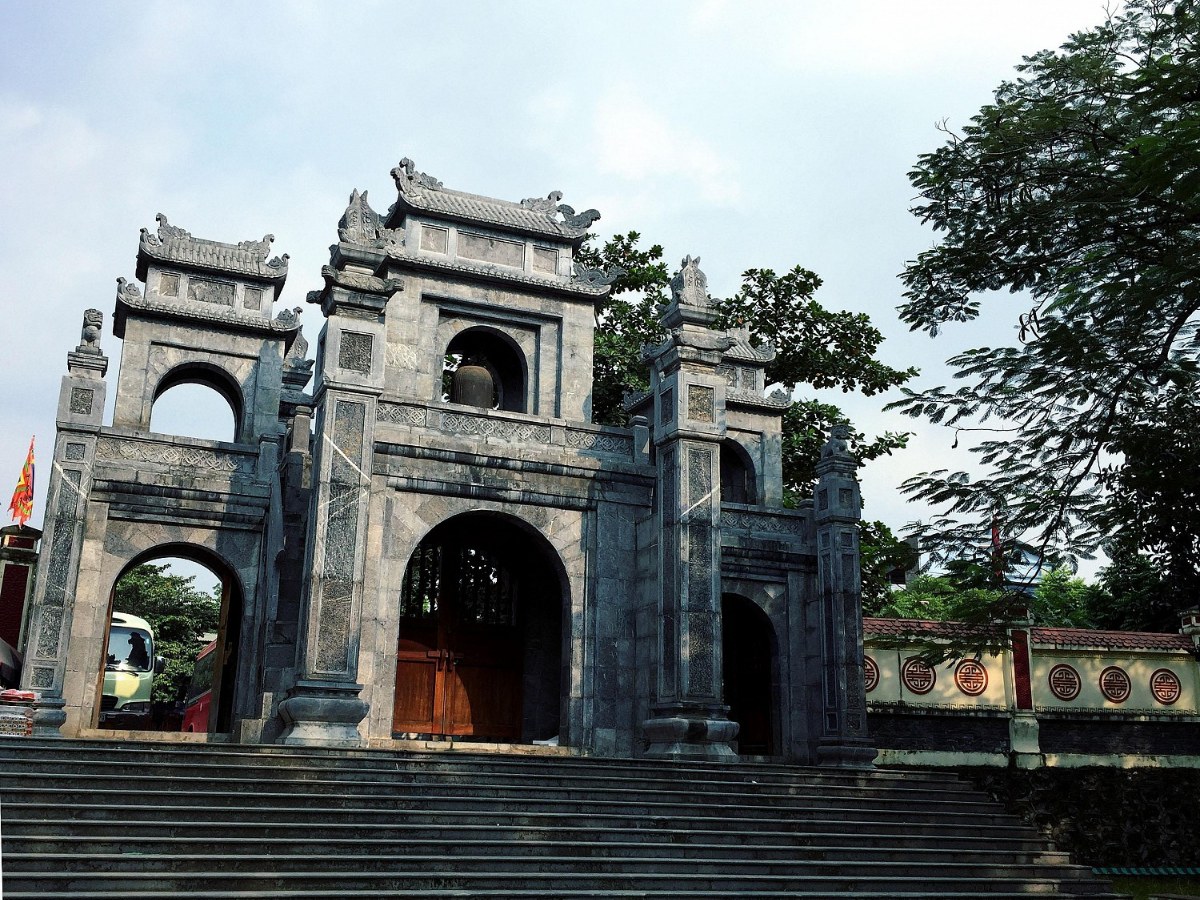 Đền Sòng Sơn là một trong những nơi thờ phụng Mẫu nổi bật nhất tại miền Bắc Việt Nam.