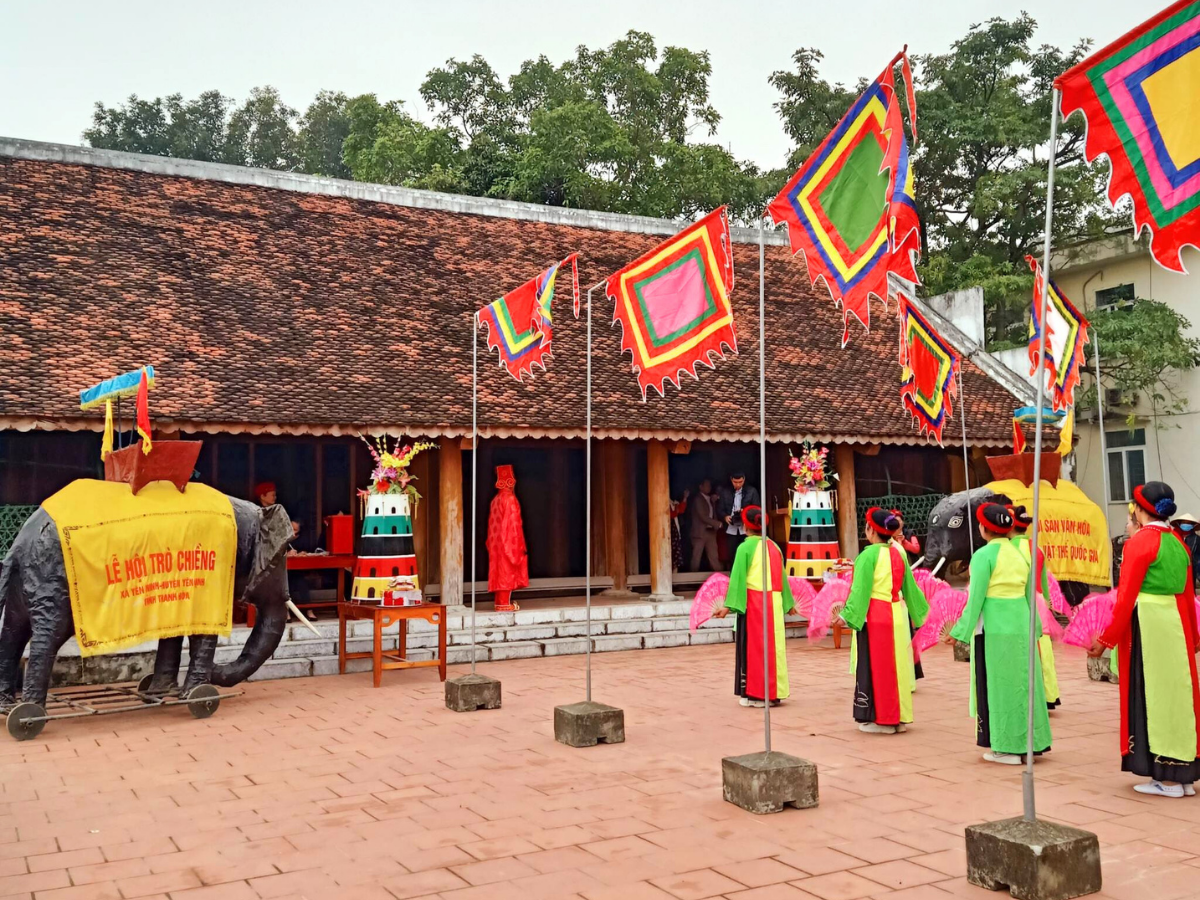 Điều làm nên nét riêng của Trò Chiềng chính là sự giao thoa giữa yếu tố tâm linh, vui chơi, truyền thống và hơi thở hiện đại.