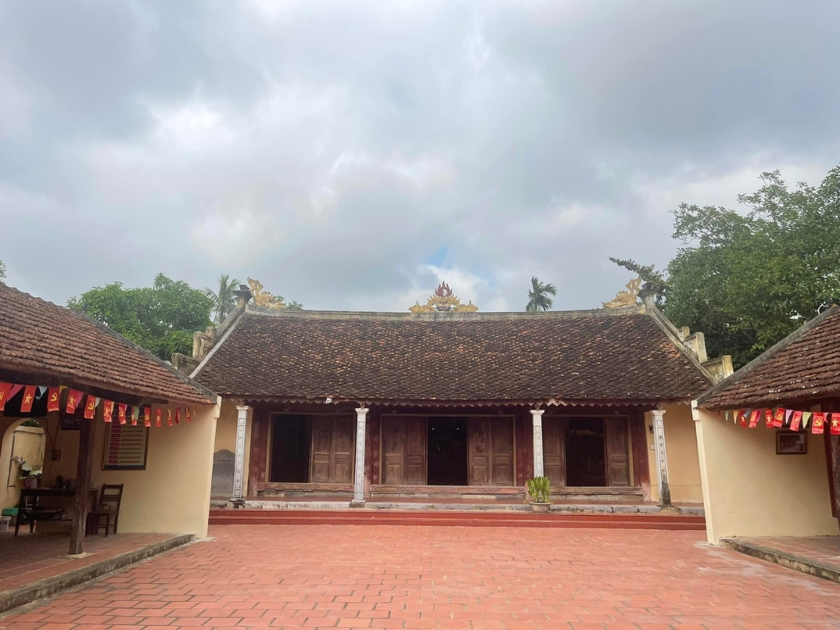 Khuôn viên đền thờ Chu Văn Lương. 