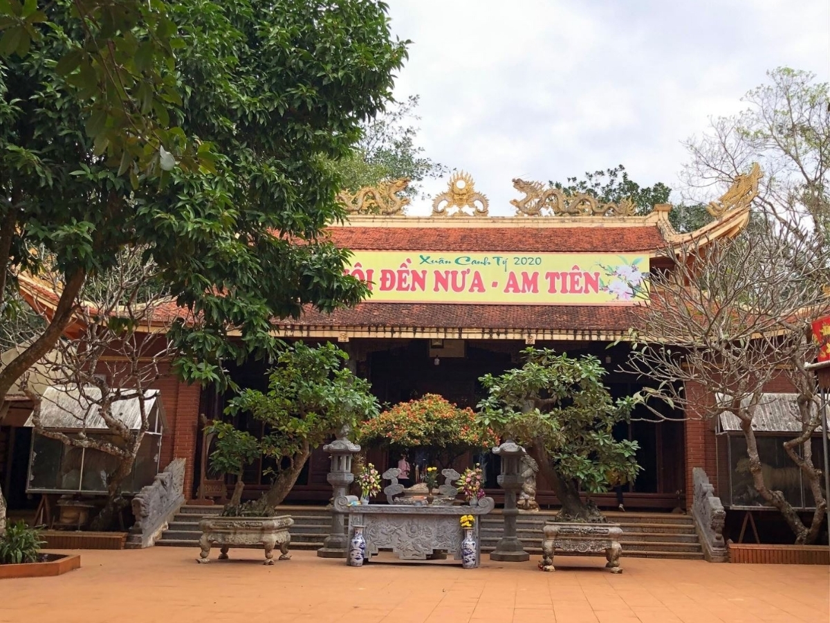 Đền Nưa là điểm đến du lịch tâm linh hàng đầu Thanh Hóa. 