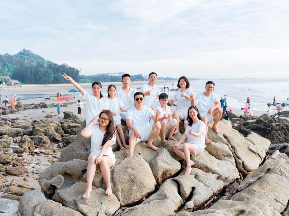 Mỏm đá mặt trời là điểm check in mới nổi tại Hải Thanh. 