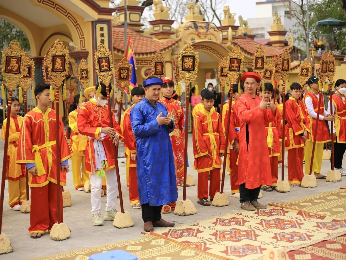 Người dân Quảng Nham tổ chức lễ hội truyền thống tại đền Phúc.