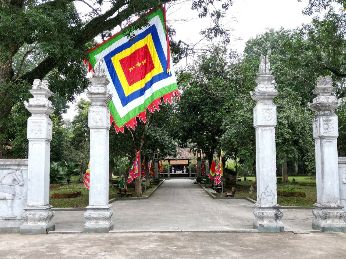 Khuôn viên đền thờ Lê Hoàn tại Thanh Hóa.