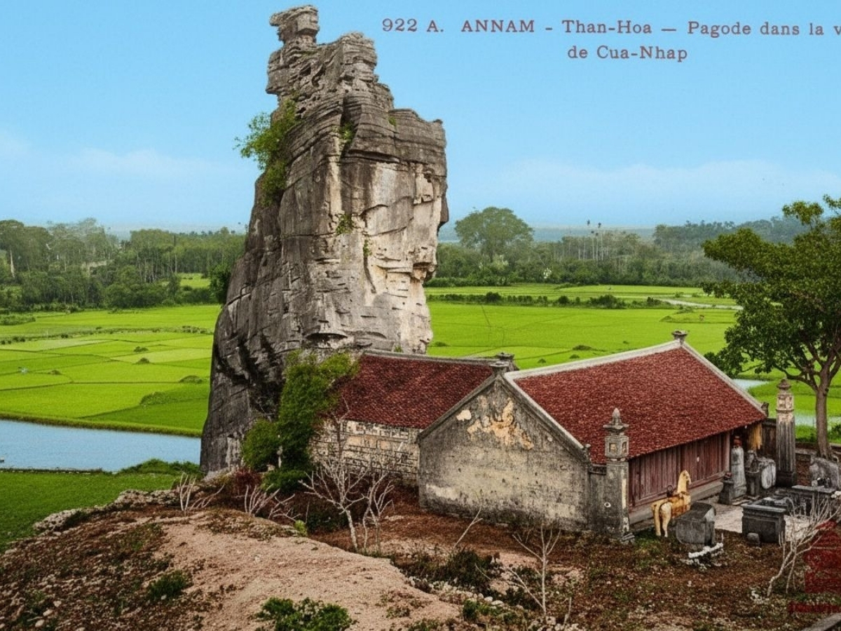 Ảnh chụp Đình Thượng trên núi Nhồi do người Pháp chụp năm 1910.