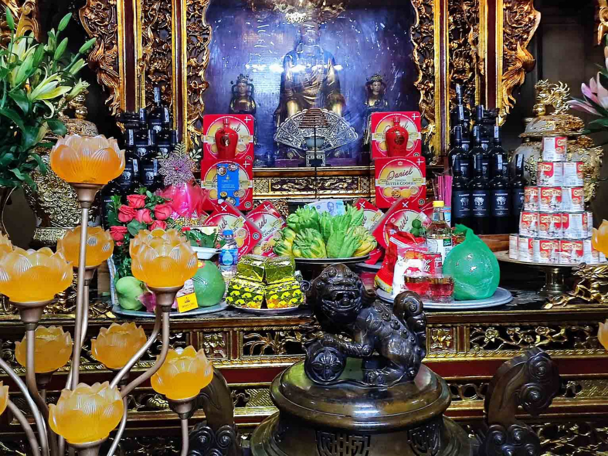 Đền Sòng Sơn là điểm hội tụ của tín ngưỡng bản địa, có ảnh hưởng lớn đến đời sống tâm linh của cộng đồng dân cư tại Thanh Hóa.