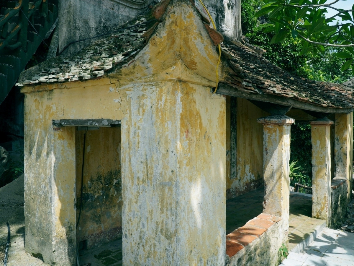 Các công trình cổ còn được lưu giữ tại chùa Vồm. 