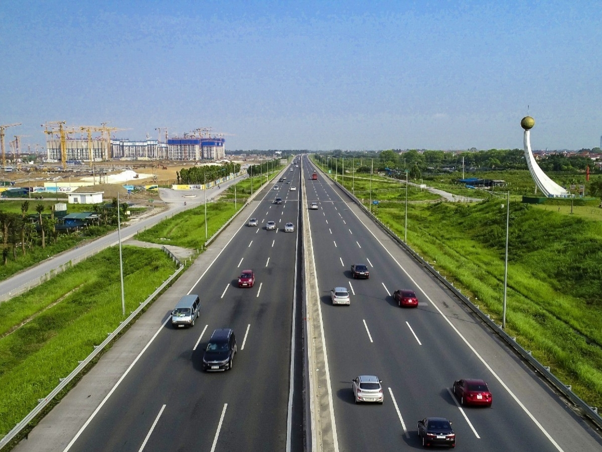 Tuyến cao tốc Hà Nội - Hải Phòng với hạ tầng hiện đại.