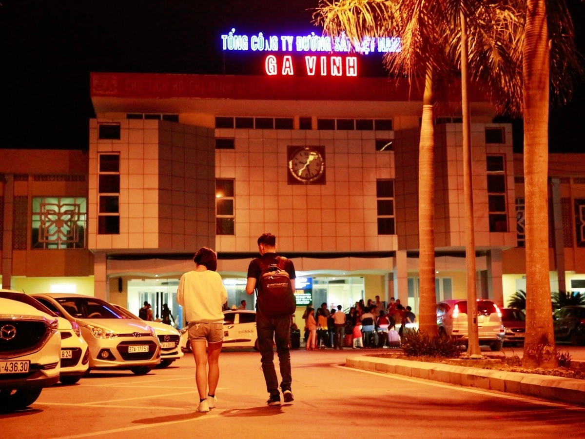 Ga Vinh là điểm xuất phát cho hành trình tàu hỏa đến Thanh Hóa.