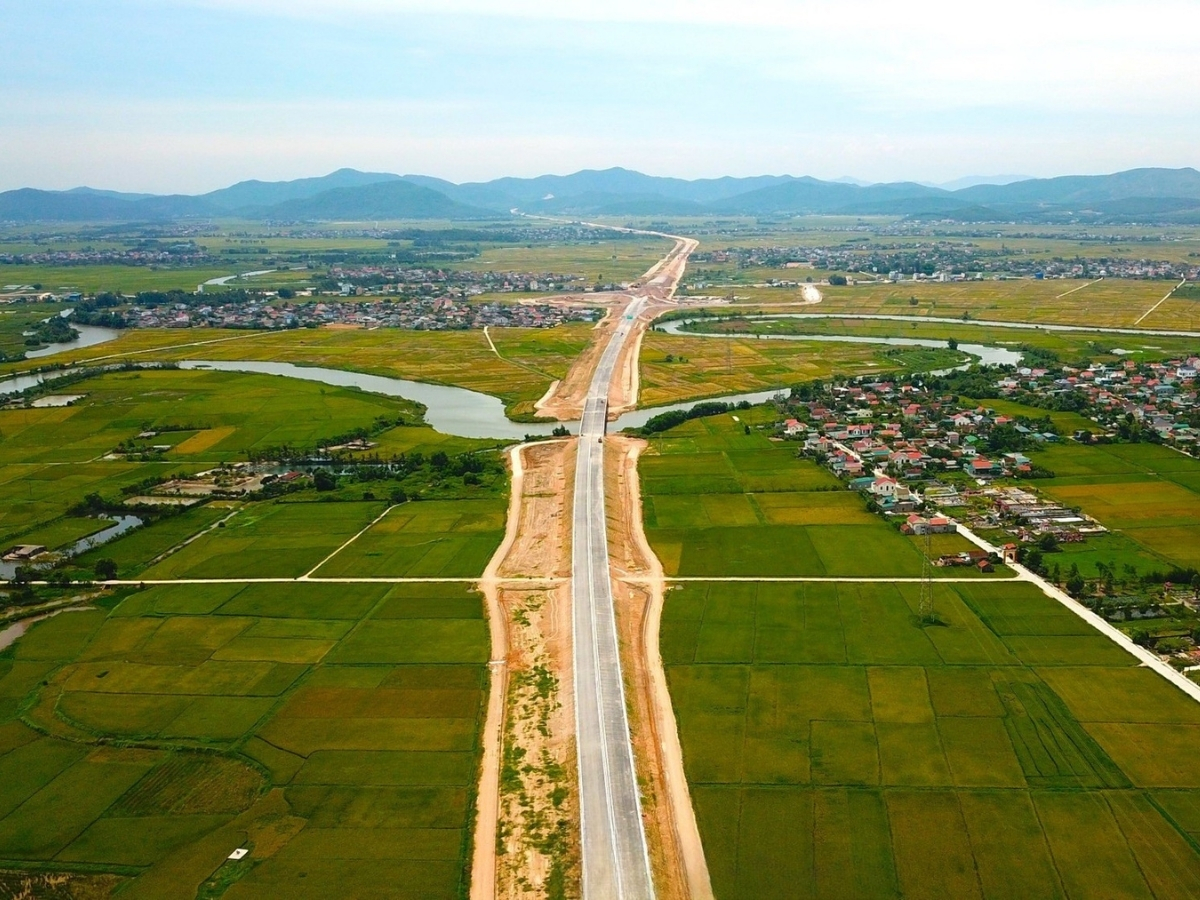 Hành trình từ Vinh đến Thanh Hóa thận tiện nhờ giao thông phát triển. 