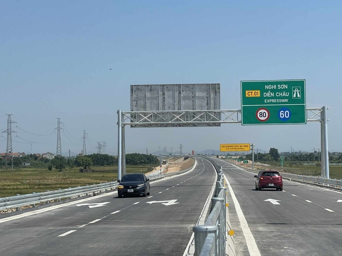 Tuyến cao tốc Nghi Sơn - Diễn Châu kết nối Vinh đến Thanh Hóa.