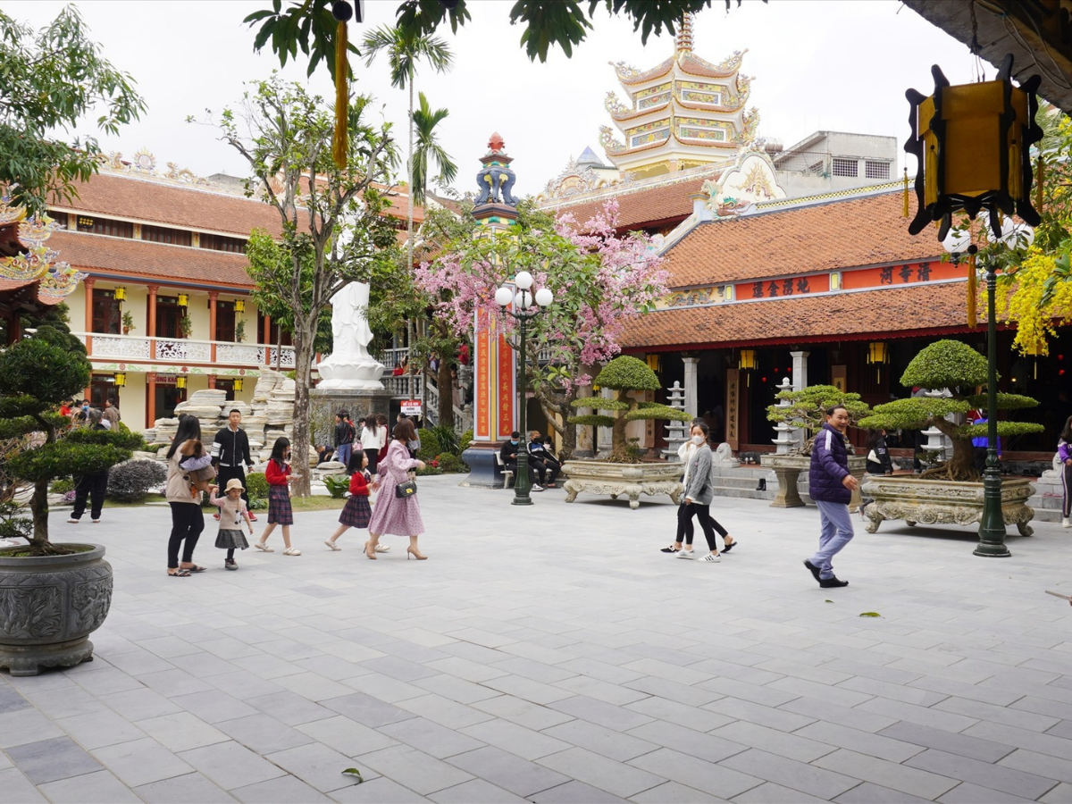 Chùa Thanh Hà tọa lạc tại phường Hạc Thành.